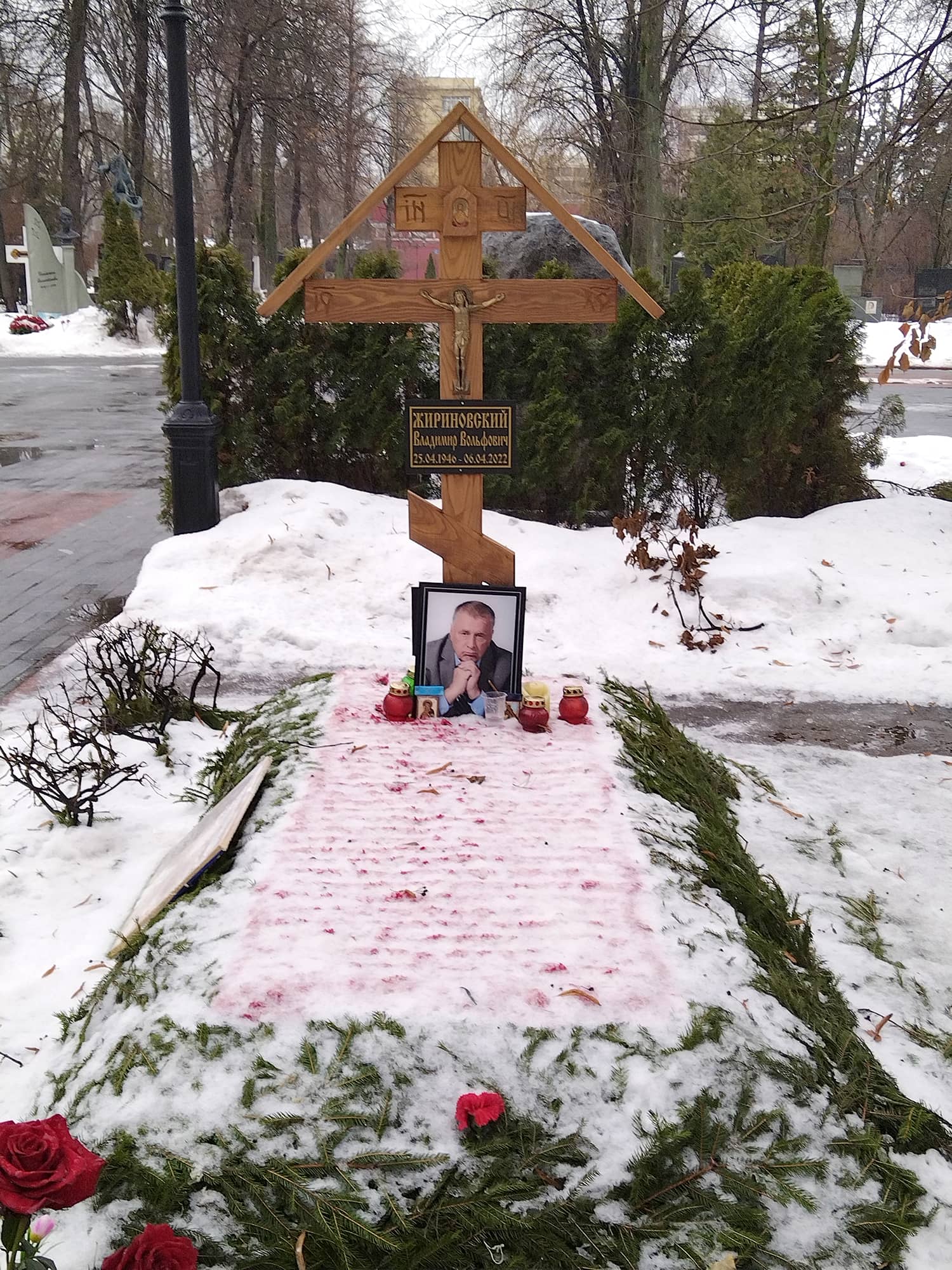 Могила Владимира Жириновского